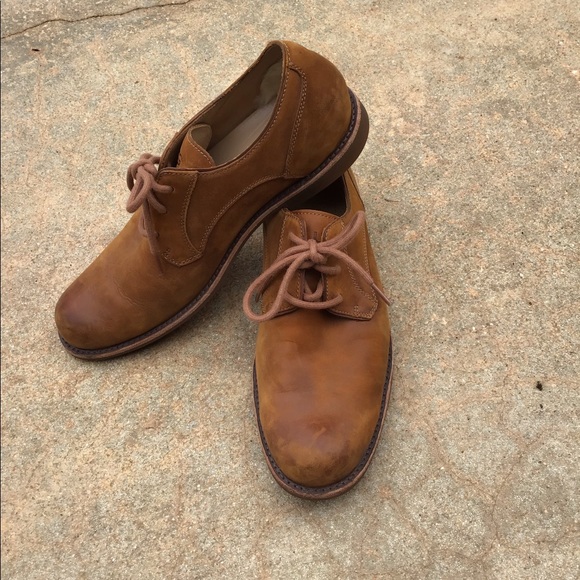 UGG men’s Oxford 9.5. Brown nubuck leather. NWOT - Picture 3 of 13